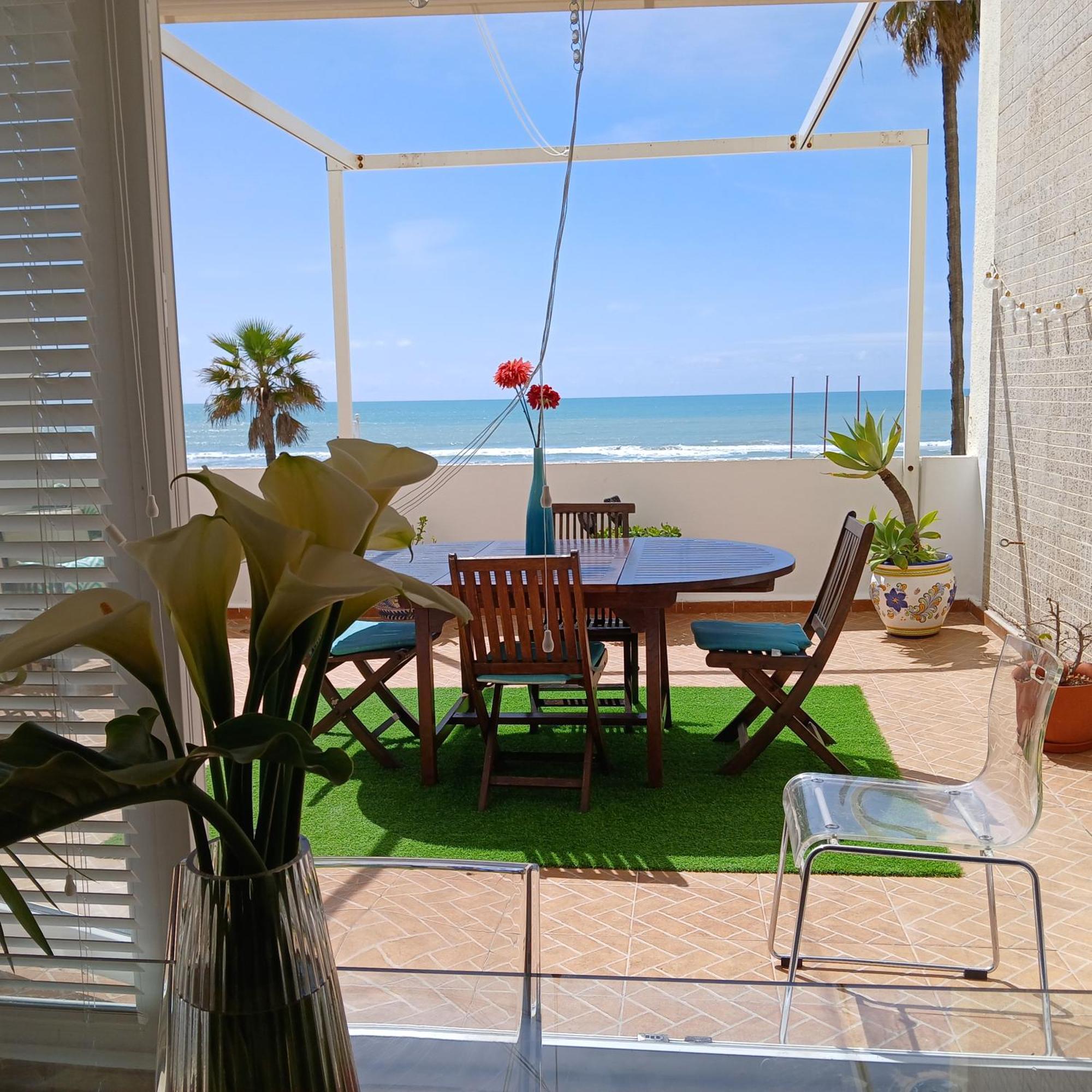 Amazing Frontal Beach Apartment #Traveller'S Awards2023 Cadiz Bagian luar foto